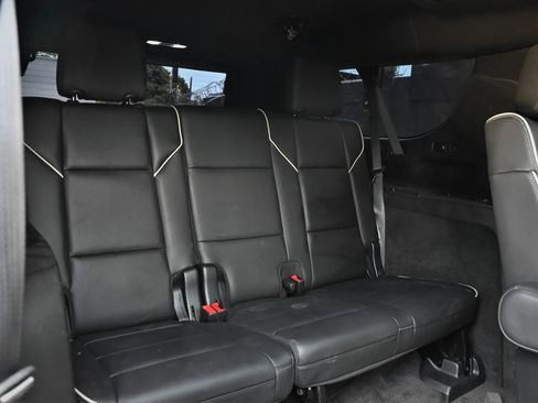 Used 2021 Cadillac Escalade ESV Sport AWD/4WD image 18