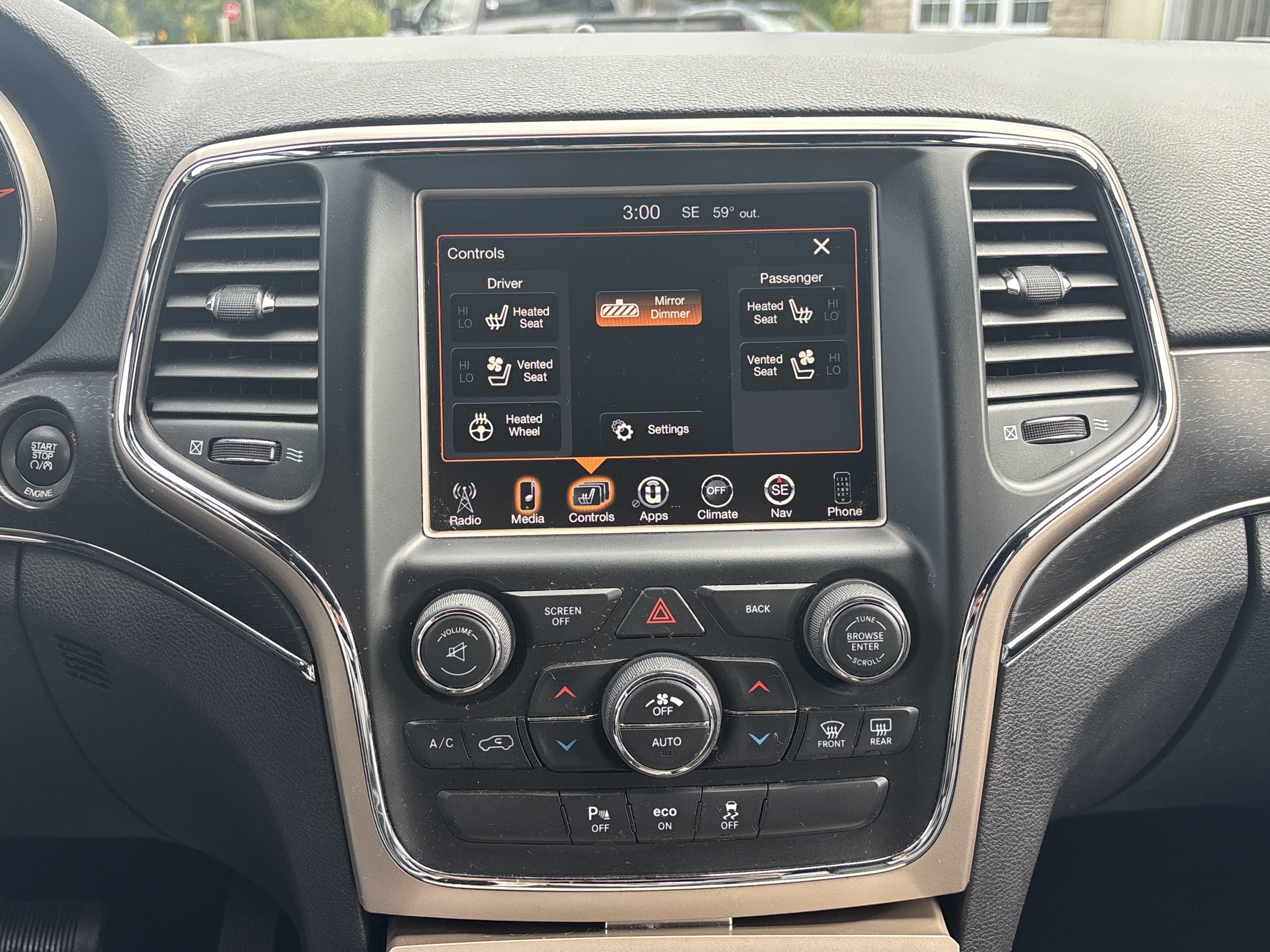 Used 2015 Jeep Grand Cherokee Limited w/ Luxury Group II AWD/4WD image 7