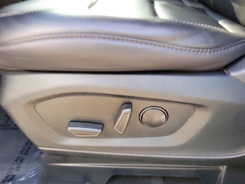 Used 2023 Ford Explorer XLT w/ Equipment Group 202A RWD image 16