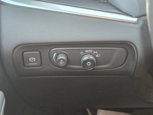 Used 2020 Buick Enclave Essence AWD/4WD image 26