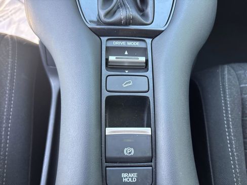Certified 2024 Honda HR-V LX image 26