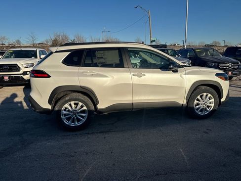 New 2026 Toyota Corolla Cross LE image 8