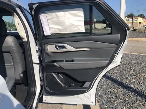 New 2025 Ford Explorer Active w/ Active Comfort Package image 21