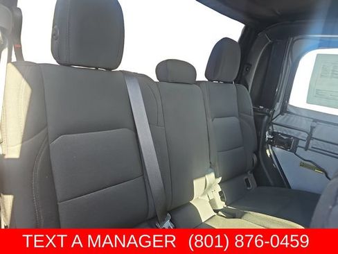 Used 2023 Jeep Gladiator Sport AWD/4WD image 18