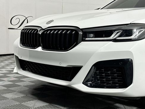 Used 2022 BMW 530e xDrive w/ Premium Package image 33