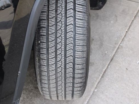 Used 2021 Jeep Grand Cherokee Laredo X image 14