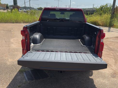 Used 2024 Chevrolet Silverado 1500 LT AWD/4WD image 6