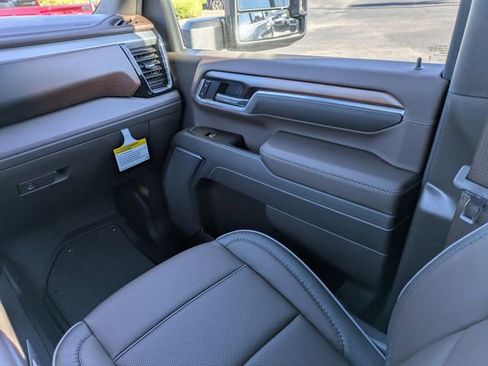 New 2026 GMC Sierra 2500 Denali w/ Technology Package AWD/4WD image 19