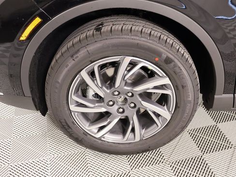 New 2026 Lincoln Corsair Premiere image 18