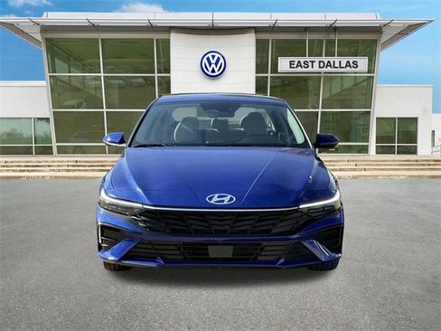 Used 2025 Hyundai Elantra Limited image 6