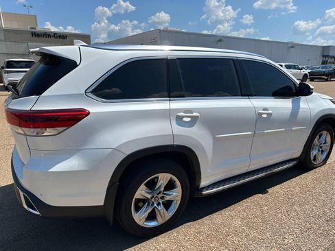 Used 2018 Toyota Highlander Limited FWD image 7