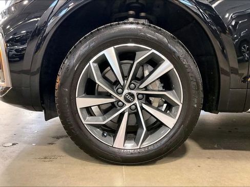 Certified 2023 Audi Q5 2.0T Premium w/ Convenience Package AWD/4WD image 9