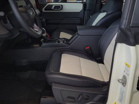 New 2026 Ford Bronco Outer Banks w/ Sasquatch Package image 9