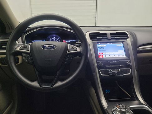Used 2019 Ford Fusion SE image 22