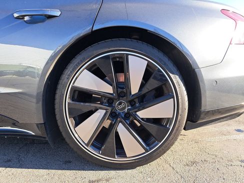 Used 2024 Audi e-tron GT Prestige w/ Prestige Package image 7