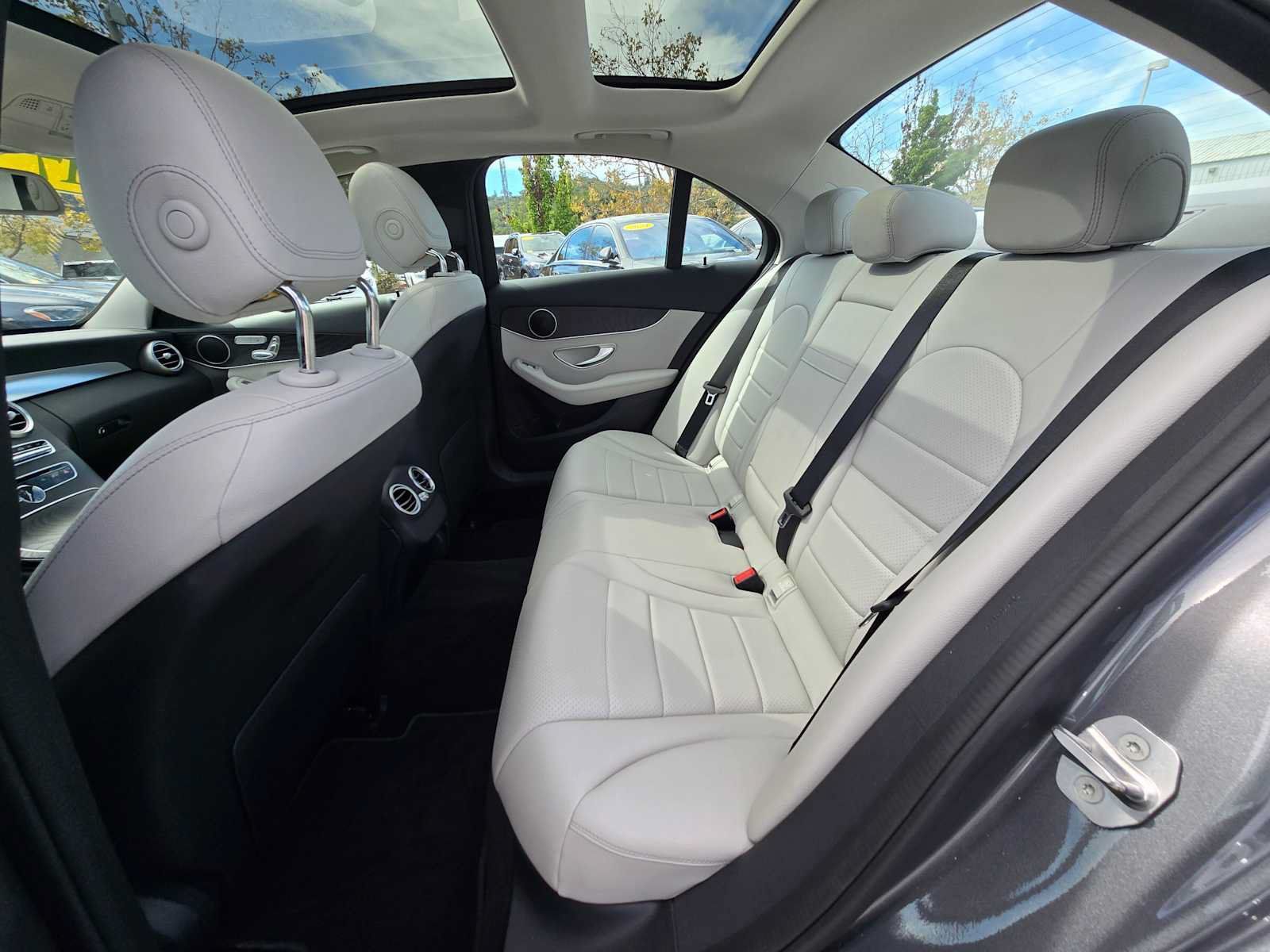 Used 2017 Mercedes-Benz C 300 Sedan image 15