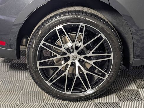 New 2026 Porsche Macan image 13