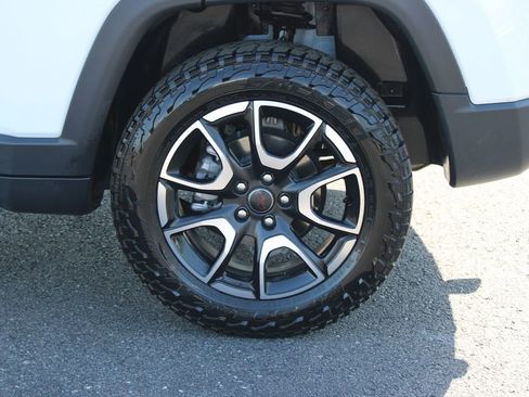 Used 2025 Jeep Compass Trailhawk w/ Trailer Tow Group AWD/4WD image 17