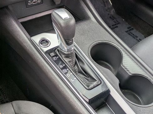 Used 2025 Nissan Altima 2.5 SV FWD image 18
