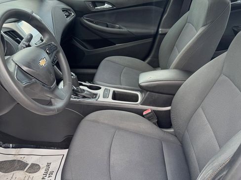 Used 2017 Chevrolet Cruze LS image 7