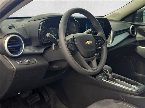 Certified 2025 Chevrolet Trax LS w/ Driver Confidence Package FWD image 10