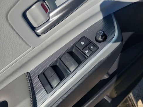 Used 2025 Toyota Sienna XLE image 14