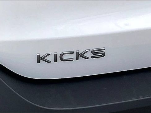 New 2026 Nissan Kicks SV w/ SV Premium Package FWD image 9