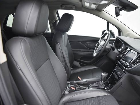 Used 2022 Buick Encore Preferred w/ Safety Package image 17