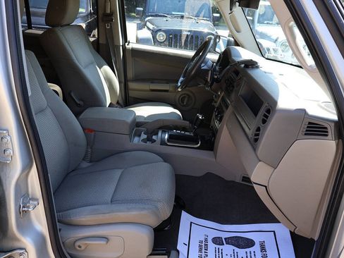 Used 2007 Jeep Commander Sport AWD/4WD image 13