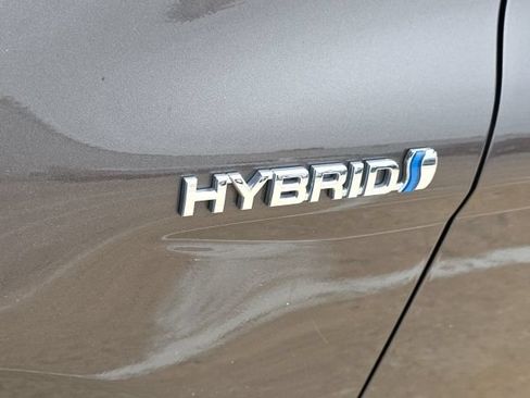 Used 2020 Toyota Camry LE FWD image 11