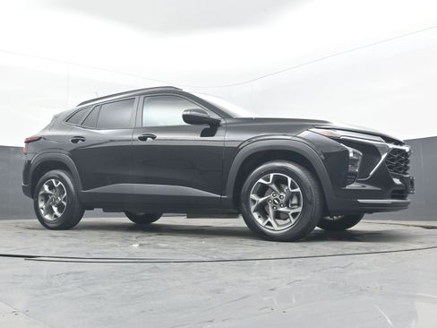 New 2026 Chevrolet Trax LT w/ Driver Confidence Package FWD image 20