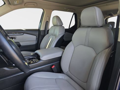 Certified 2025 Honda Pilot Touring image 15