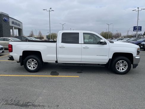 Used 2018 Chevrolet Silverado 1500 LT w/ LT Convenience Package AWD/4WD image 10