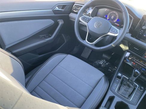 New 2025 Volkswagen Jetta SE image 10