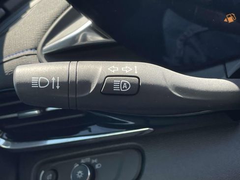 Used 2025 Buick Envista Sport Touring FWD image 21