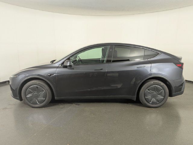 Used 2026 Tesla Model Y 2WD image 5