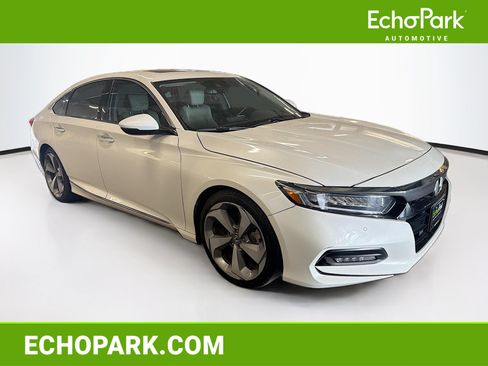 Used 2018 Honda Accord Touring image 1