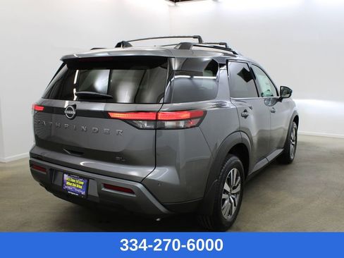 New 2026 Nissan Pathfinder SL image 4