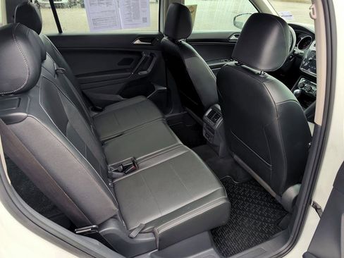 Used 2018 Volkswagen Tiguan SE image 13