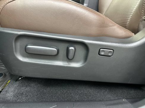 Used 2022 Toyota Tacoma Limited RWD image 10