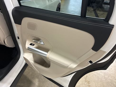 Used 2025 Mercedes-Benz GLA 250 4MATIC image 21