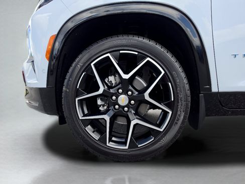 New 2026 Chevrolet Traverse High Country FWD image 41