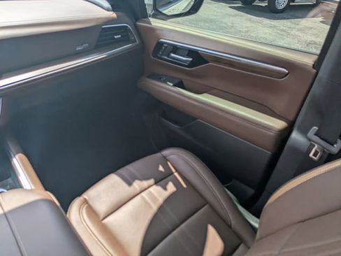 Used 2025 Chevrolet Tahoe High Country w/ Sun And Tow Package RWD image 16