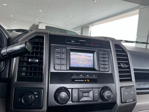 Used 2022 Ford F250 XL w/ Power Equipment Group image 29