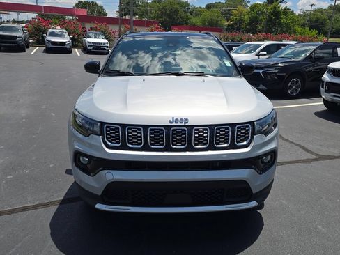 Used 2025 Jeep Compass Limited AWD/4WD image 8