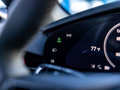 New 2026 Porsche Taycan RWD image 33