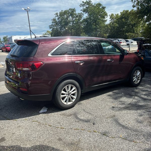 Used 2019 Kia Sorento FWD V6 image 16