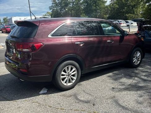 Used 2019 Kia Sorento FWD V6 image 16