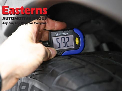 Used 2015 Toyota RAV4 Limited AWD/4WD image 28