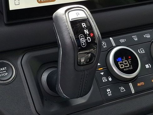 Used 2025 Land Rover Defender 110 S image 20